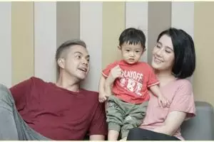 Potret Ardina Rasti liburan di Thailand, perutnya curi perhatian