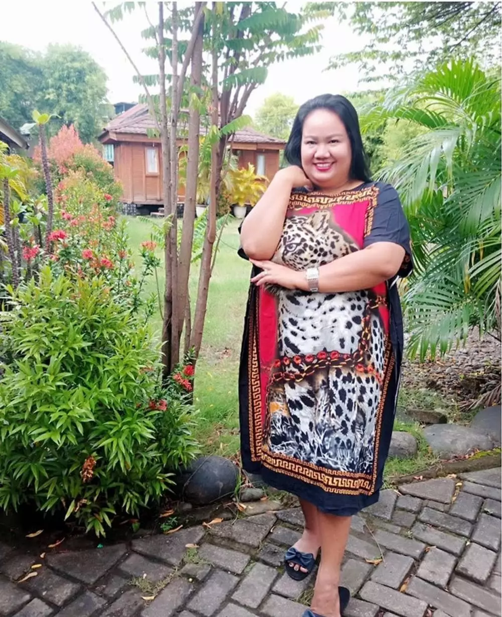 Aty Kodong tanpa makeup instagram