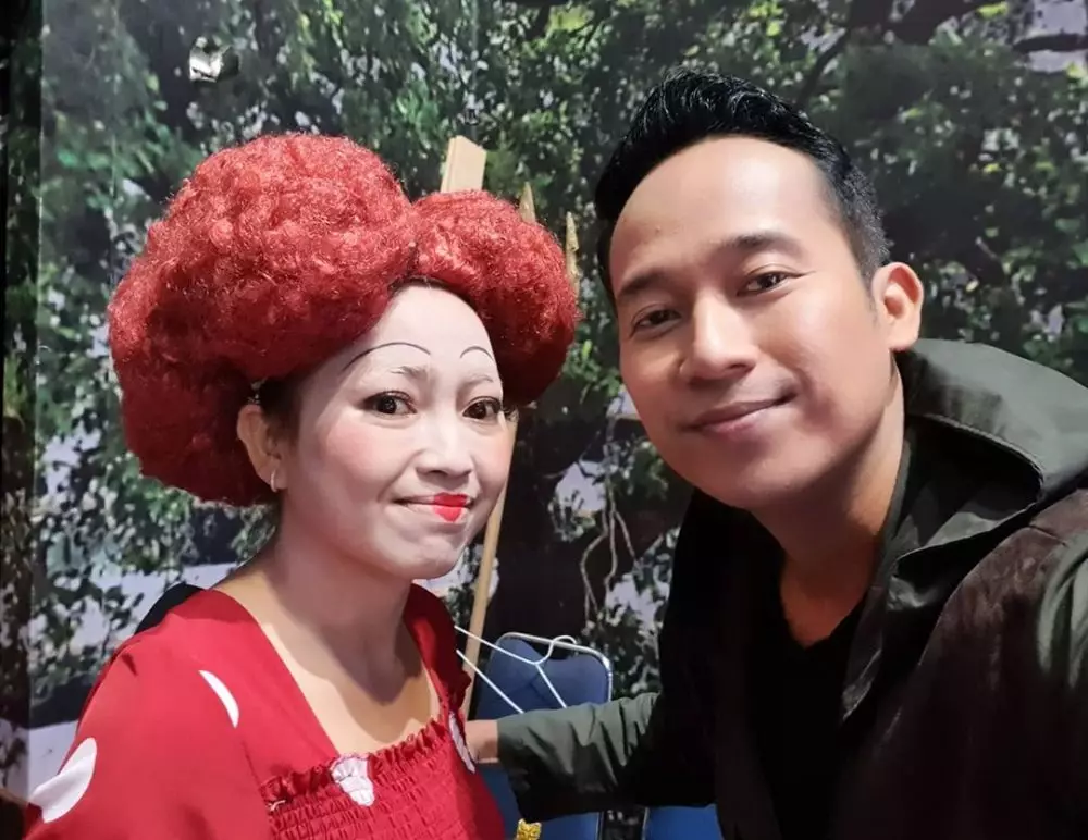 Gaya kocak Mpok Alpa Instagram