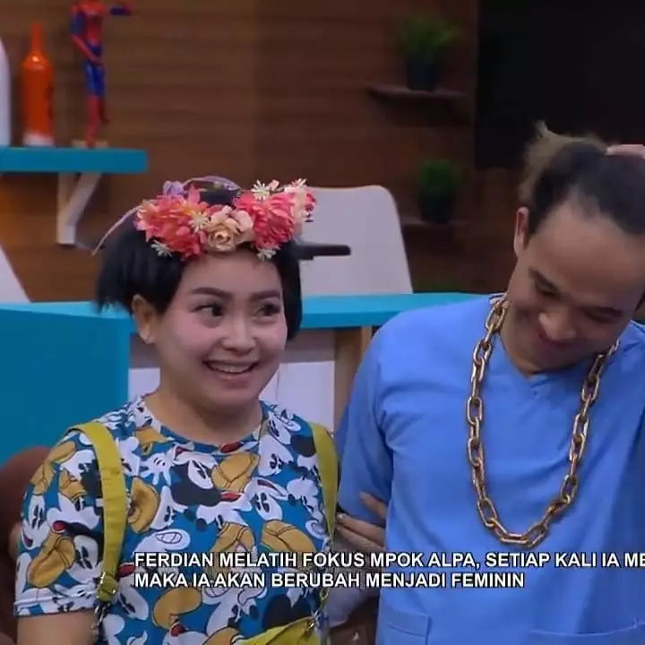 Gaya kocak Mpok Alpa Instagram