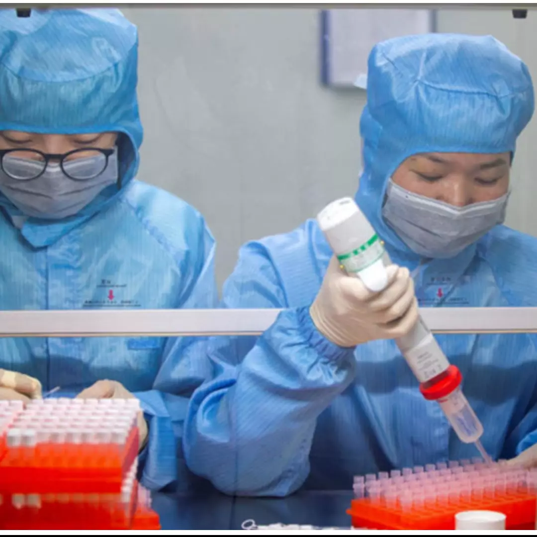 6 Foto kondisi tangan tenaga medis rawat pasien virus Corona