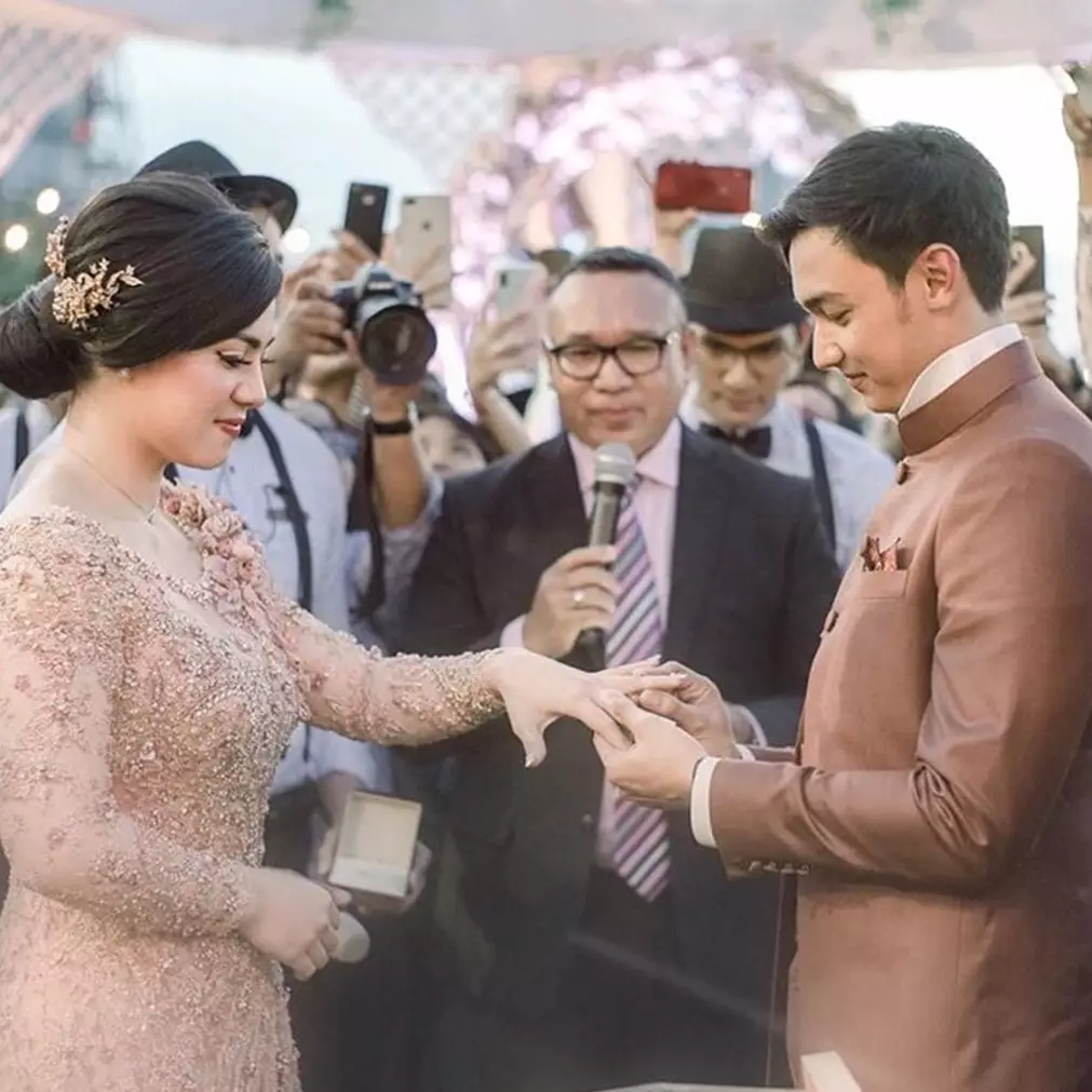 10 Momen pertunangan Felicya Angelista &amp; Caesar Hito, romantis