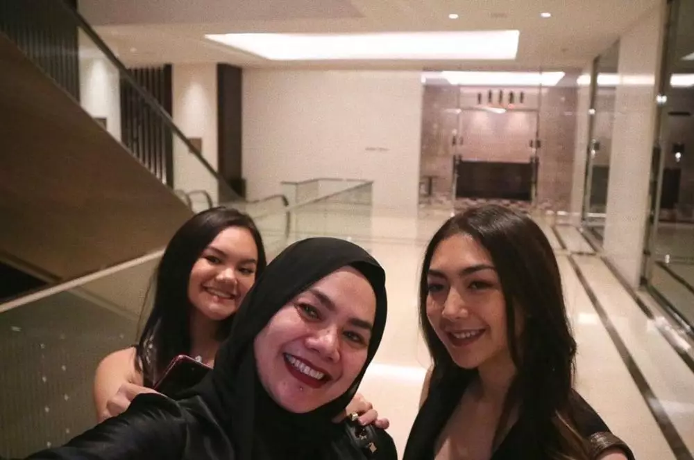 Sarita dan anaknya yang blasteran Jerman Instagram Sarita dan anaknya yang blasteran Jerman Instagram