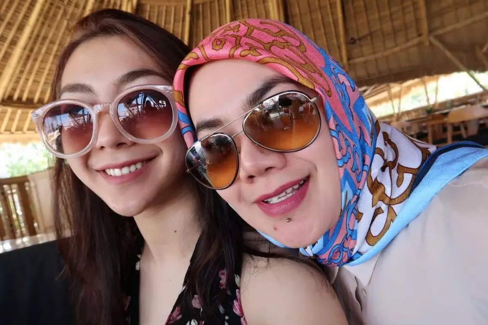 Sarita dan anaknya yang blasteran Jerman Instagram Sarita dan anaknya yang blasteran Jerman Instagram