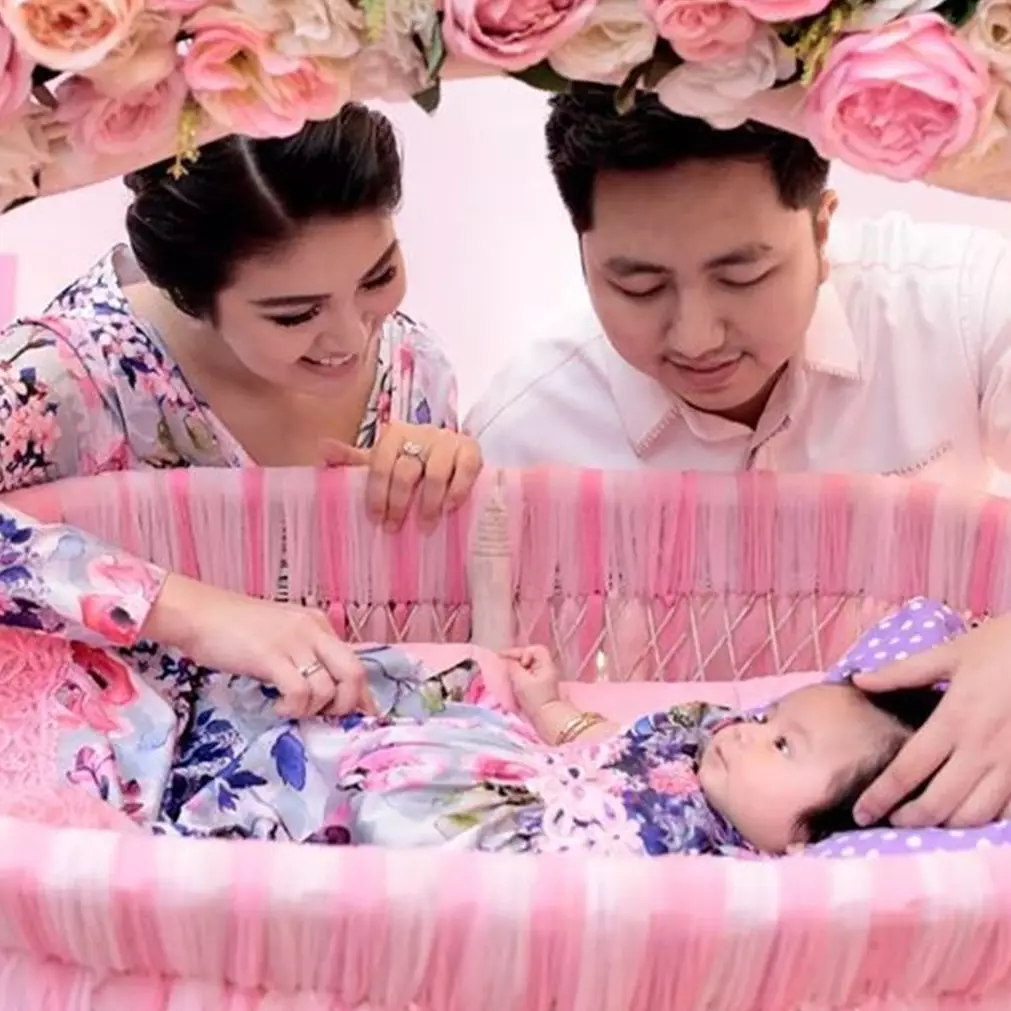 8 Momen akikah anak Ariska Putri, paras putrinya curi perhatian