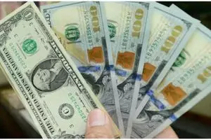 Makan habis Rp 2 juta, orang kaya ini beri tip Rp 69 juta