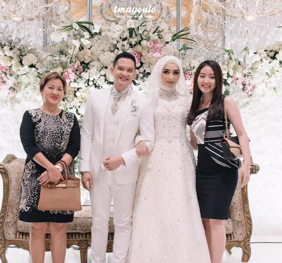 Gaya Natasha Wilona hadiri lamaran & pernikahan Instagram Gaya Natasha Wilona hadiri lamaran & pernikahan Instagram