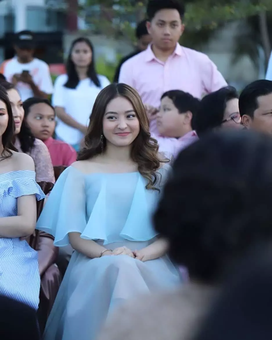 Gaya Natasha Wilona hadiri lamaran & pernikahan Instagram Gaya Natasha Wilona hadiri lamaran & pernikahan Instagram