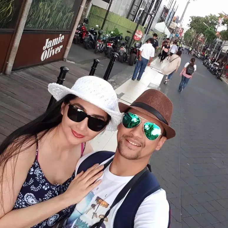 potret Lucky Perdana dan istri © 2020 brilio.net potret Lucky Perdana dan istri © 2020 brilio.net