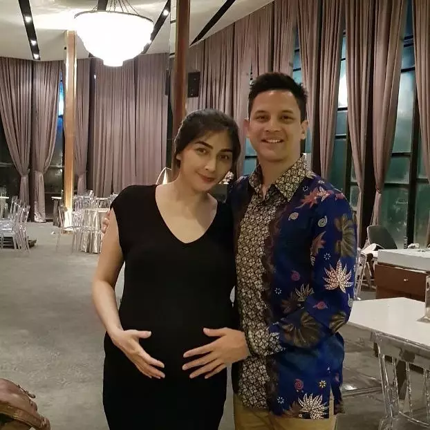 potret Lucky Perdana dan istri © 2020 brilio.net potret Lucky Perdana dan istri © 2020 brilio.net