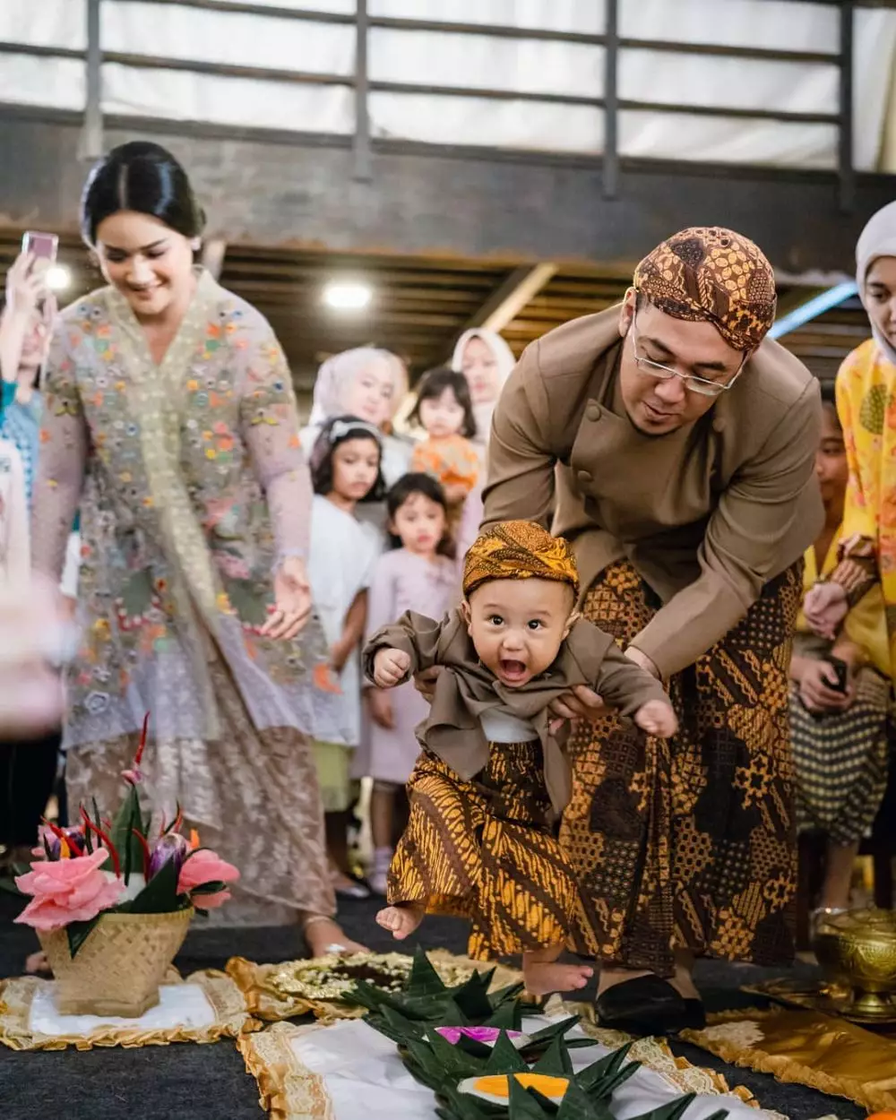 Tedak siten anak Fitri Ayu © 2020 brilio.net