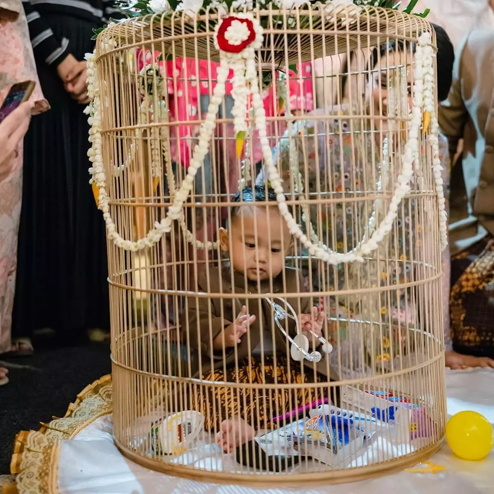 Tedak siten anak Fitri Ayu © 2020 brilio.net