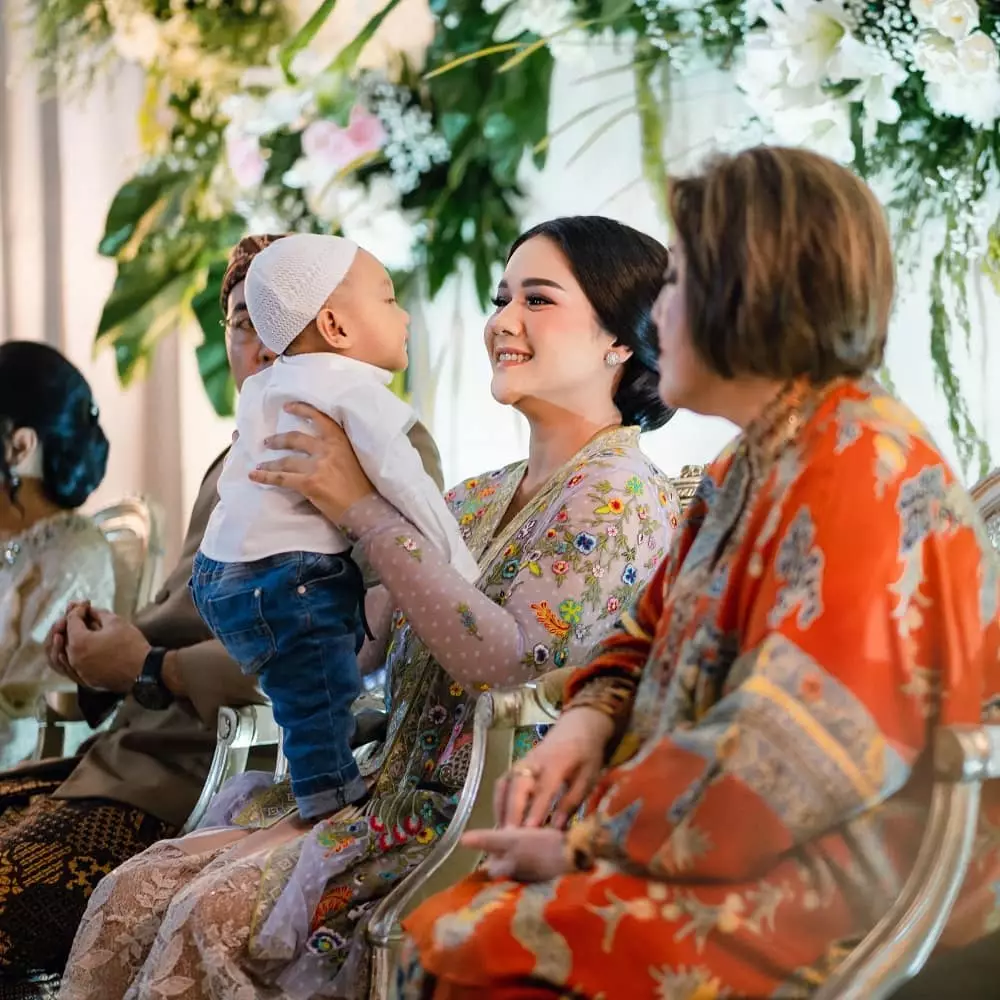 Tedak siten anak Fitri Ayu © 2020 brilio.net