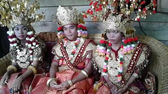 6 Kisah pernikahan unik seorang pria dengan 2 mempelai perempuan berbagai sumber