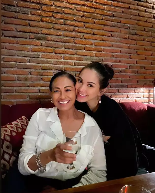 Alyssa Daguise dan sang ibu  Instagram  Alyssa Daguise dan sang ibu  Instagram