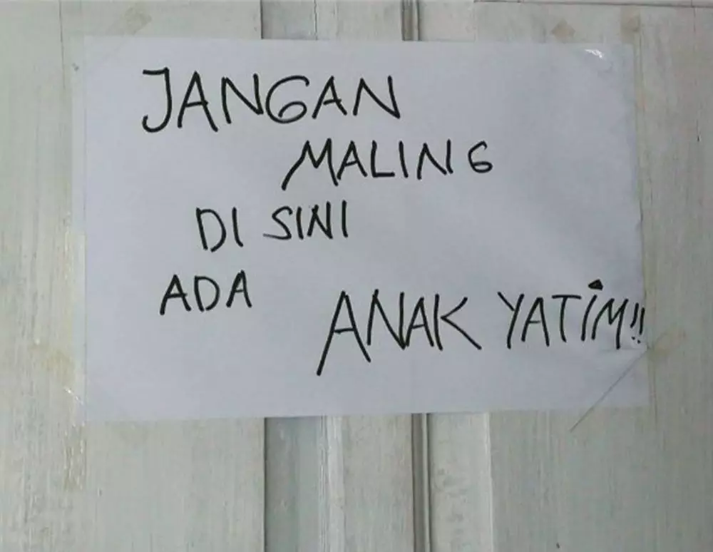 peringatan lucu dilarang mencuri di kos © 2020 1cak.com