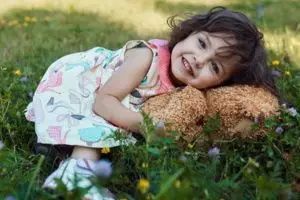 100 Nama bayi perempuan bermakna permata