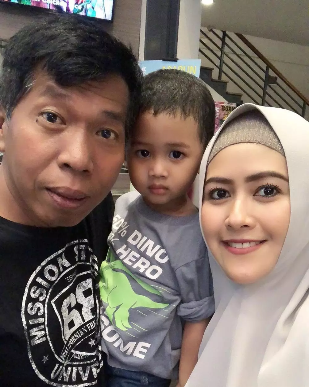 potret harmonis Kiwil dan Meggy Wulandari Instagram/@meggy_wu80 potret harmonis Kiwil dan Meggy Wulandari Instagram/@meggy_wu80