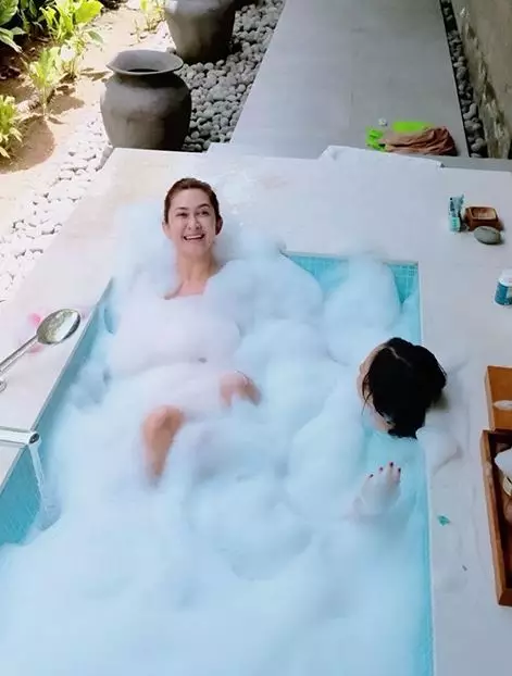 7 potret nafa urbach bareng mantan suami dan anak Instagram