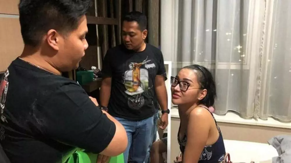 Lucinta Luna ditangkap  kapanlagi.com 