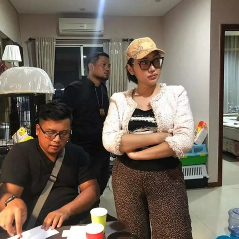 Lucinta Luna ditangkap  kapanlagi.com 