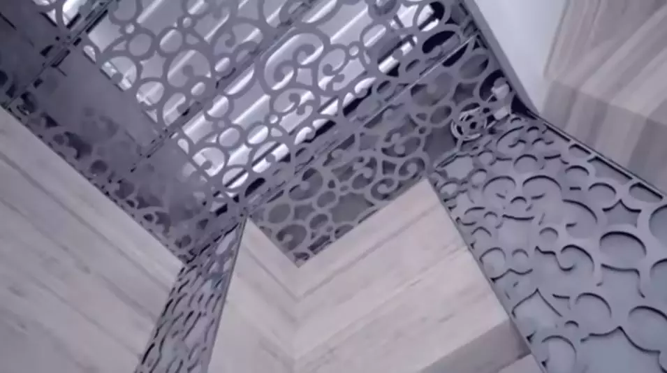 kamar mandi mewah Momo Geisha © 2020 youtube.com