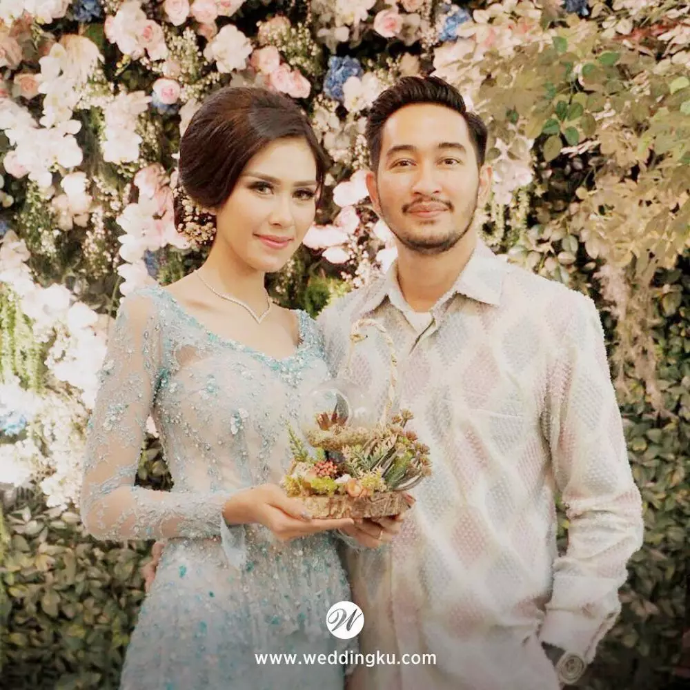 Beda gaya lamaran pesinetron Tanah Air Instagram 