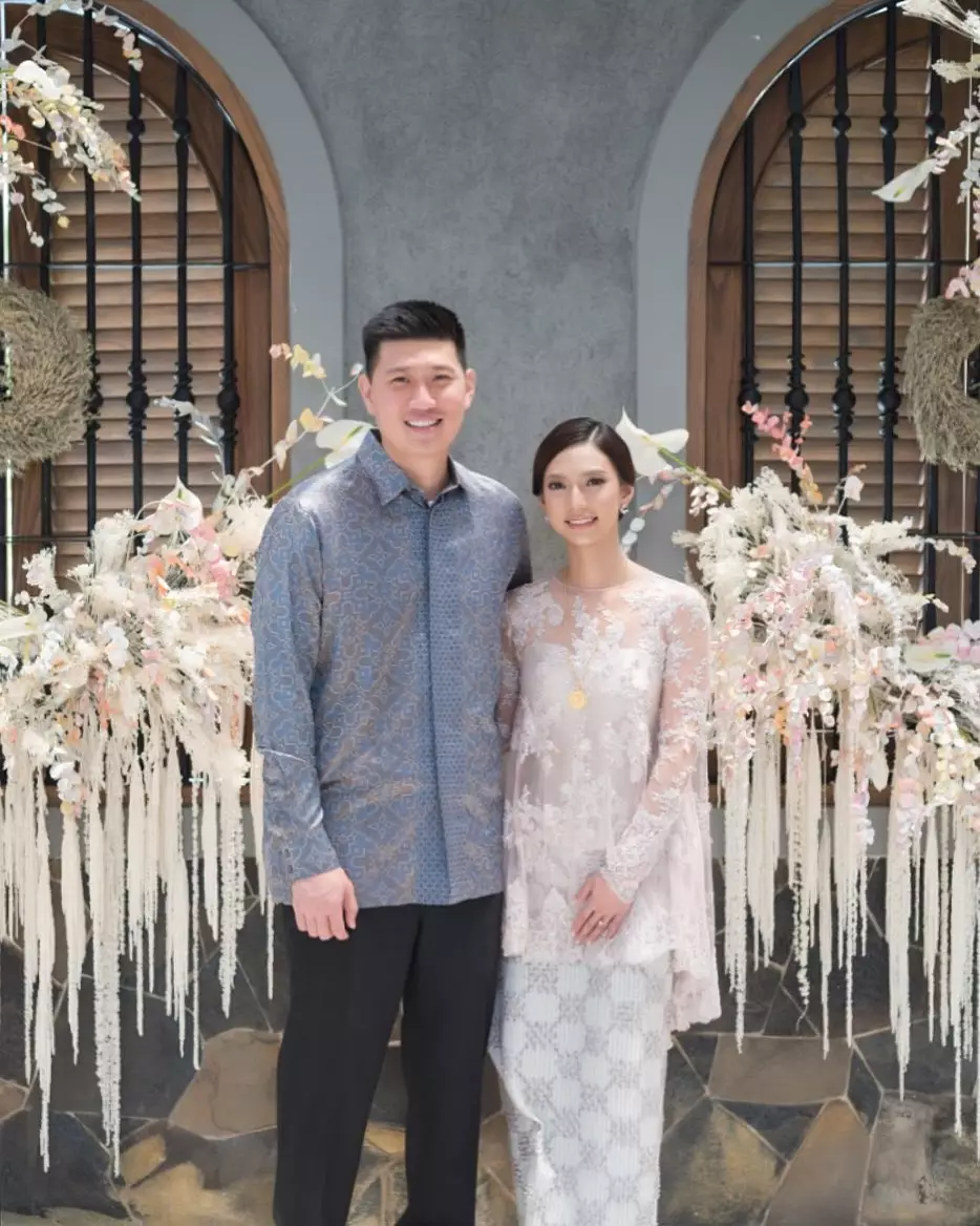 Beda gaya lamaran pesinetron Tanah Air Instagram 