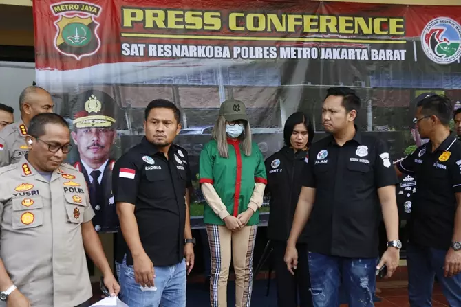 Lucinta Luna depresi  berbagai sumber 