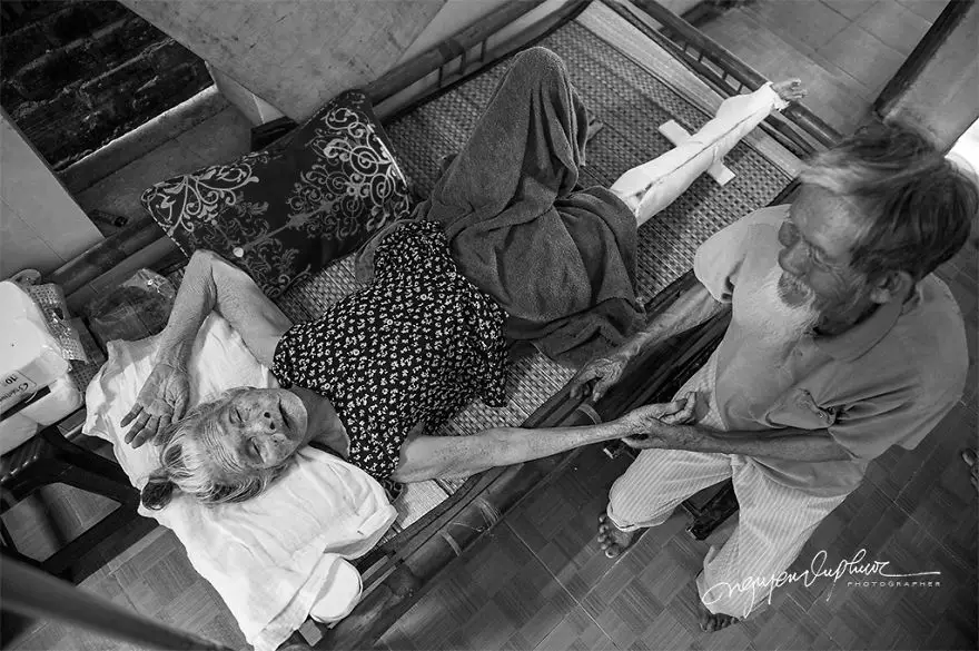 Potret viral lansia Vietnam © 2020 brilio.net Potret viral lansia Vietnam © 2020 brilio.net