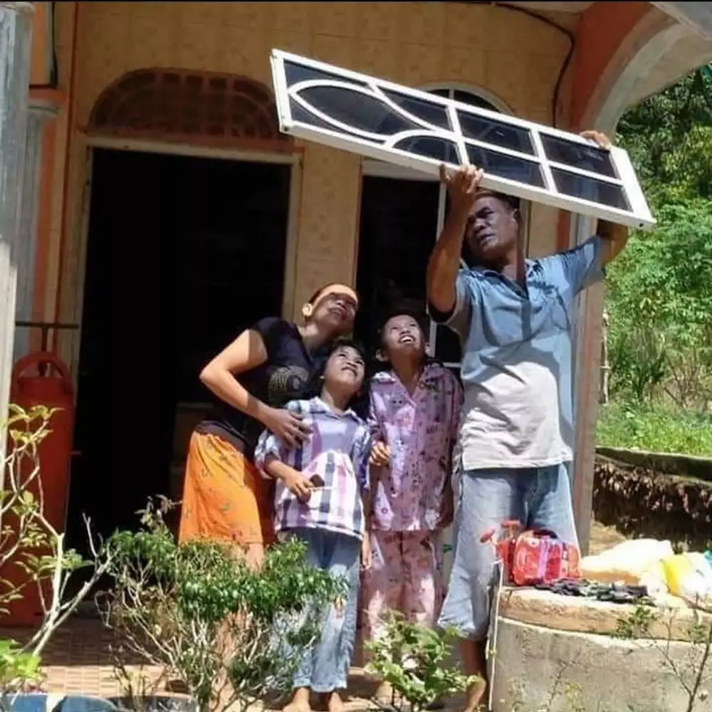 tingkah absurd waktu kepanasan kocak © 2020 1cak.com