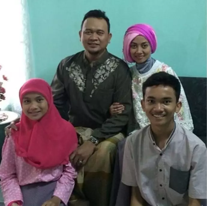 momen pelawak dan istri instagram 