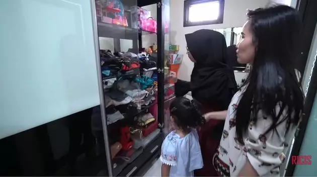 Kamar Ayu Ting Ting  YouTube  Kamar Ayu Ting Ting  YouTube