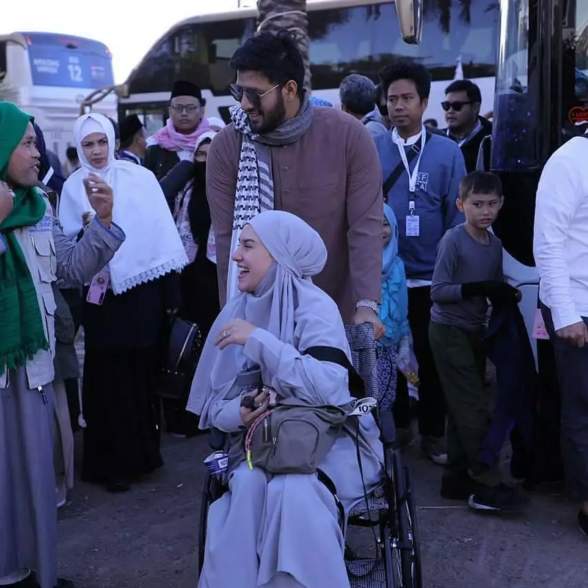 irish bella hamil umrah © 2020 brilio.net irish bella hamil umrah © 2020 brilio.net