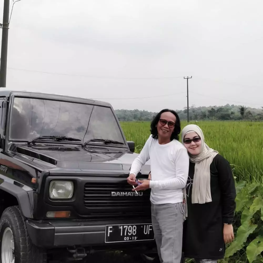 Momen mesra Mandra dan istrinya Instagram 