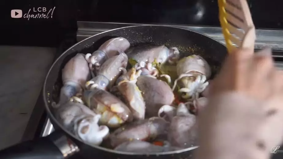 Penampakan dapur rumah Laudya Cynthia Bella YouTube