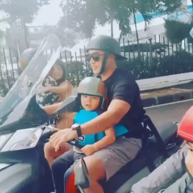 Ardi Bakrie momong anak  Instagram 