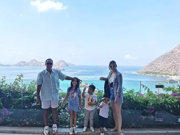 Ardi Bakrie momong anak  Instagram 