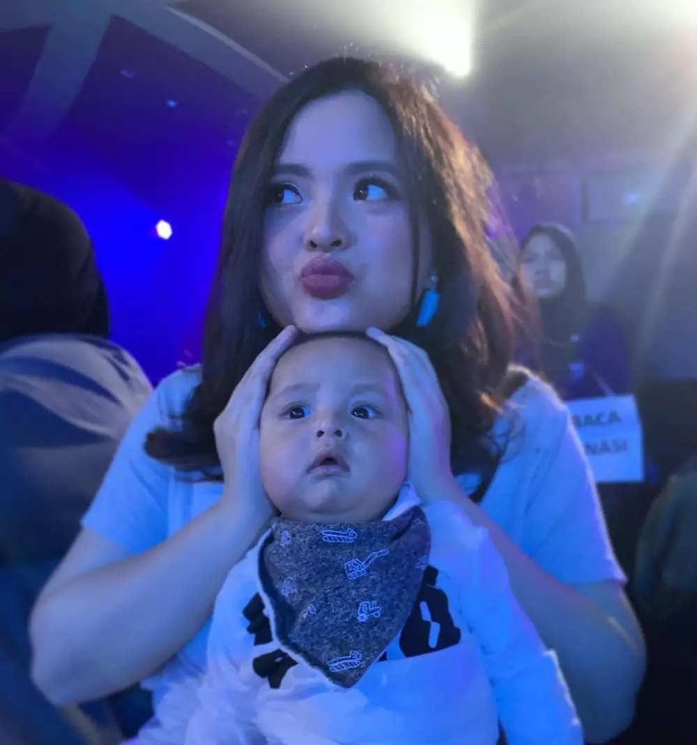 potret tasya kamila dan sang anak Instagram potret tasya kamila dan sang anak Instagram