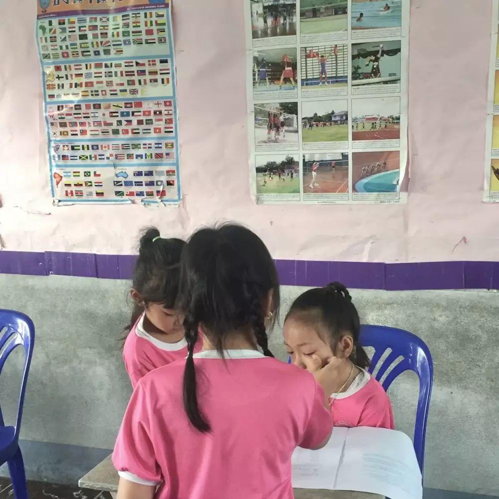 aksi anak membersihkan muntah © 2020 brilio.net aksi anak membersihkan muntah © 2020 brilio.net