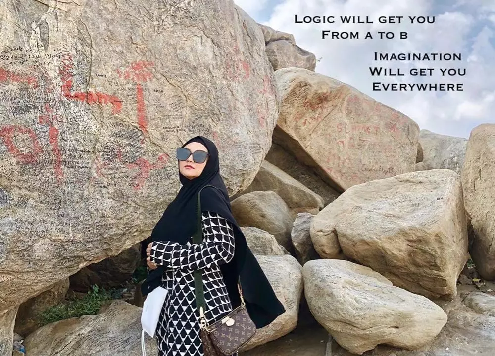Bella Saphira umrah  Instagram 