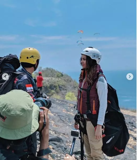 8 Gaya Anya Geraldine jadi atlet paralayang di 'Serigala Langit' Instagram @anyageraldine