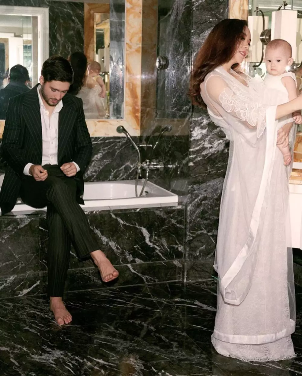 potret harmonis keluarga Aura Kasih Instagram/@winstongomez