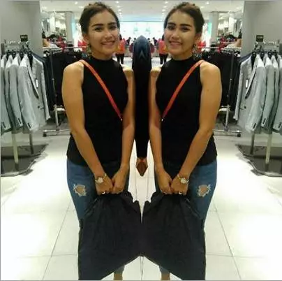 gaya Ayu Ting Ting pakai jeans sobek-sobek instagram 