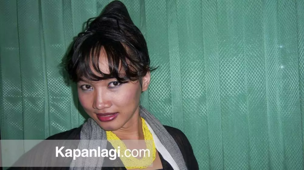 Potret lawas Lucinta Luna saat bekerja di salon kapanlagi.com