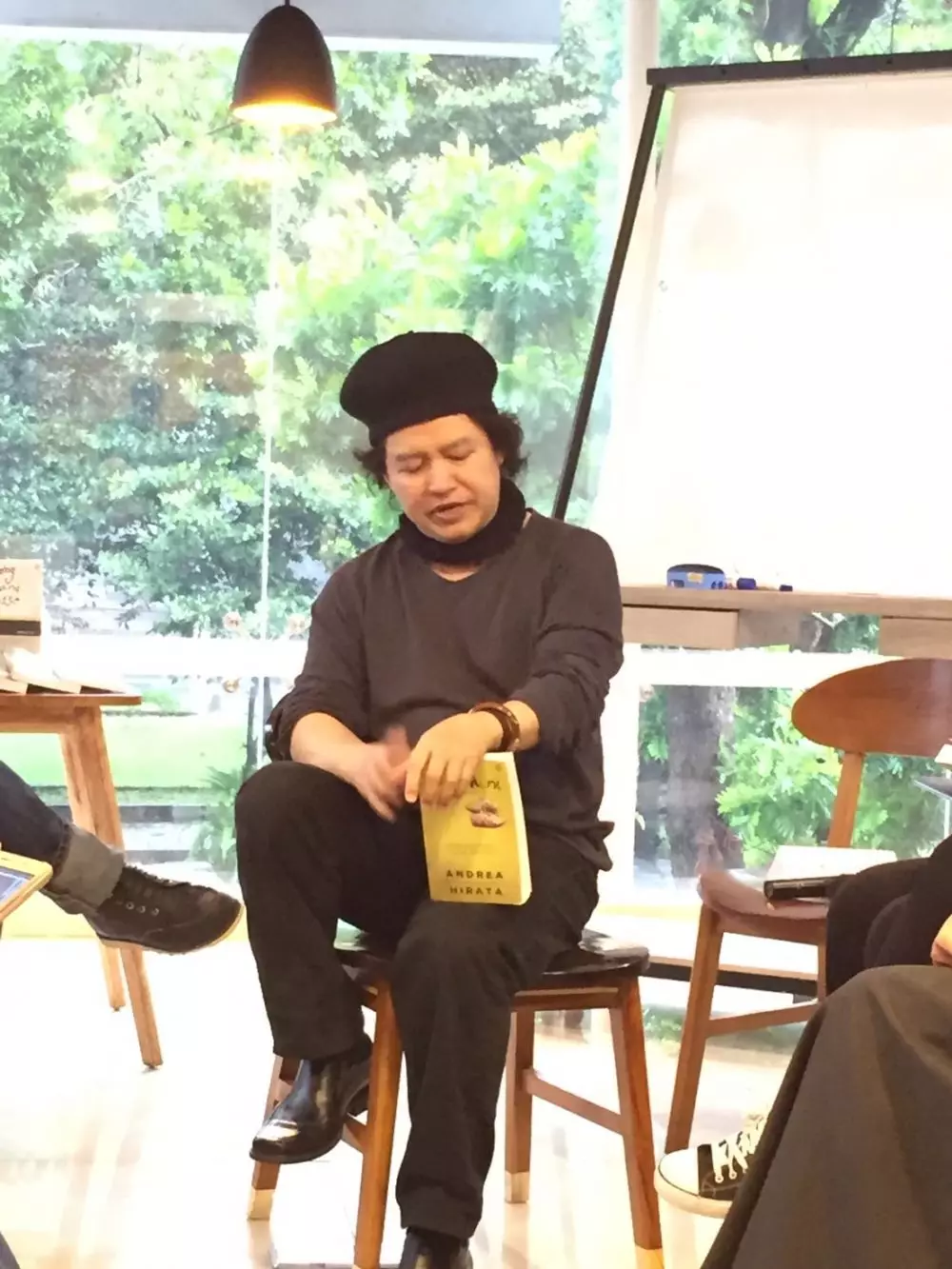 andrea hirata guru aini © 2020 brilio.net