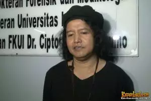 Padukan matematika, Andrea Hirata luncurkan novel Guru Aini