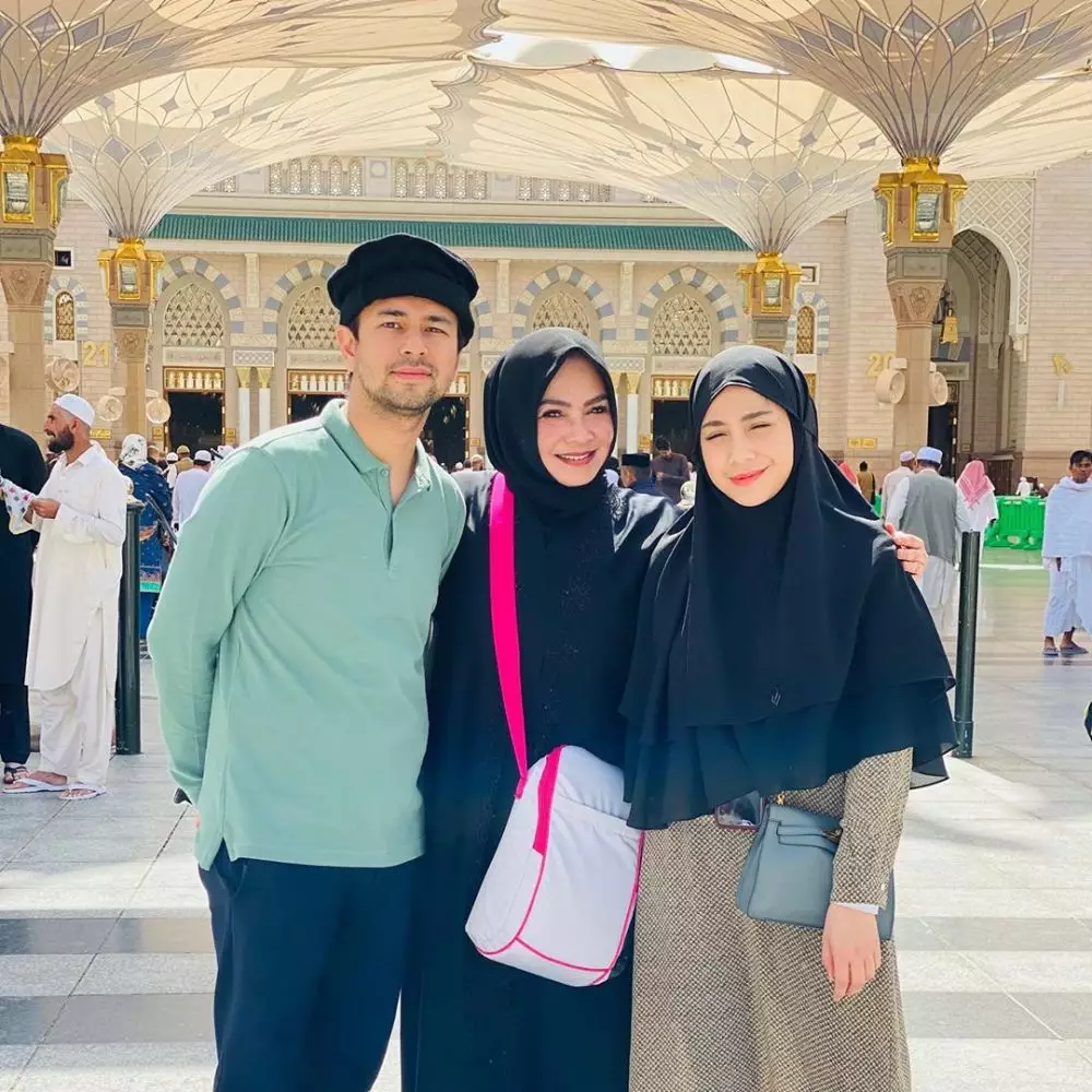 potret nagita raffi umrah Instagram