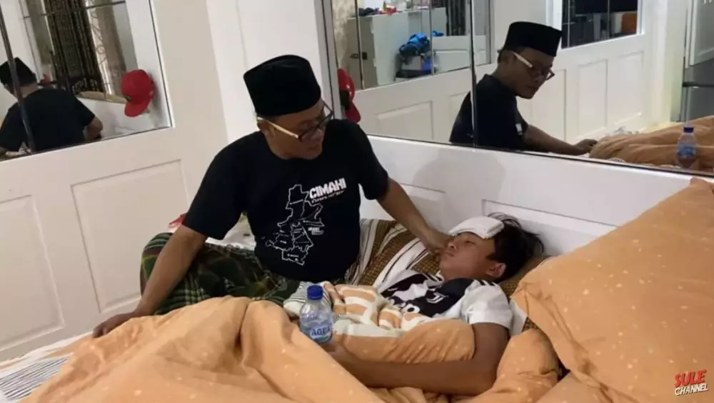 sule rawat anak sakit © 2020 brilio.net sule rawat anak sakit © 2020 brilio.net