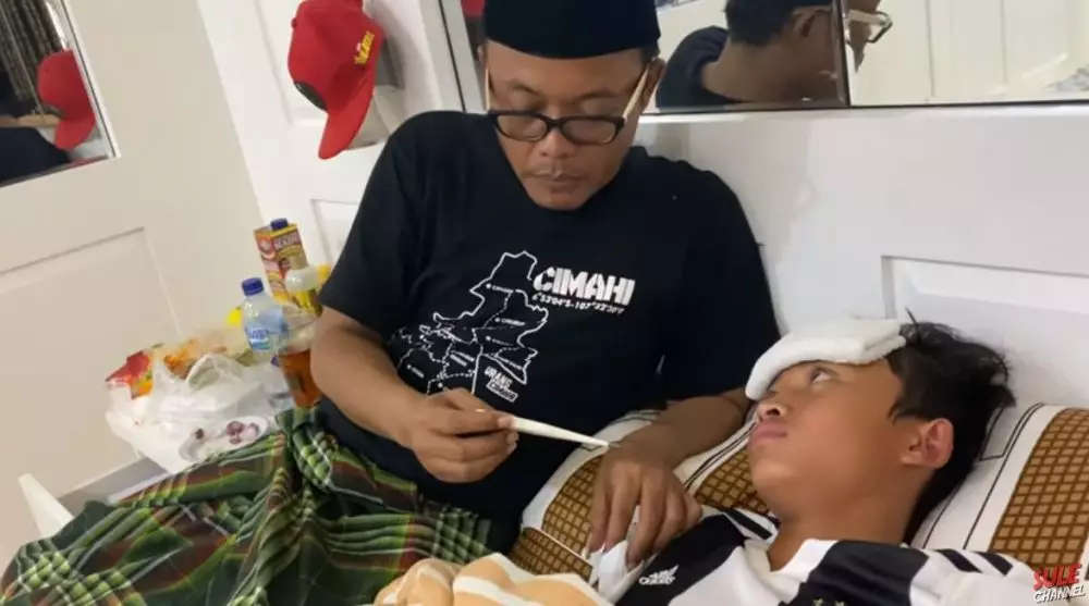 sule rawat anak sakit © 2020 brilio.net sule rawat anak sakit © 2020 brilio.net